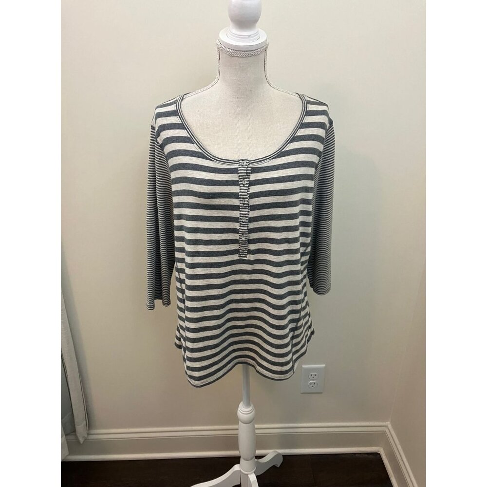 RETRO-ology Gray Striped 3/4 Sleeve Button Up Front Top Size XL